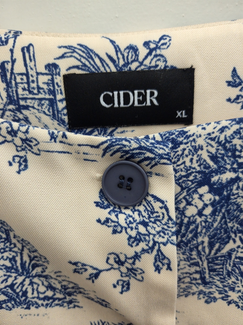 Cider Blue Toile Sleeveless Vest - Picture 3 of 8